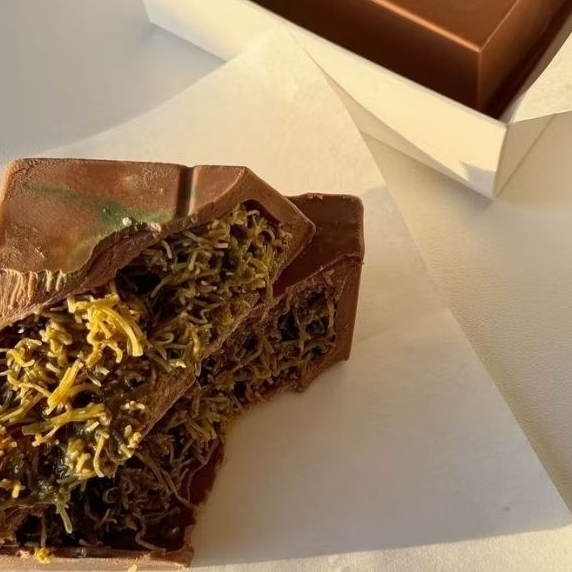 

Coklat Dubai Kunafa [Besar]