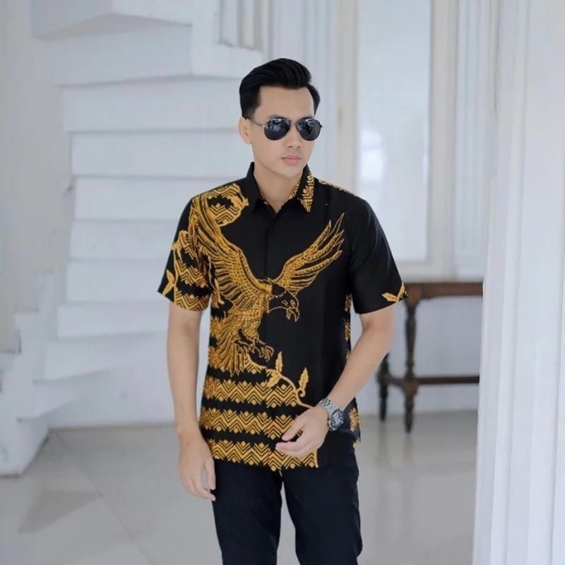 Kemeja Batik Motif Elang Emas Lengan Pendek Pria Slimfit Lapis Furing Bahan Katun