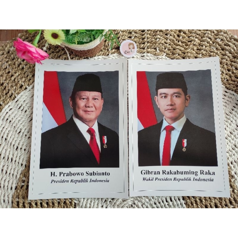 Gambar presiden ,wakil presiden dan garuda