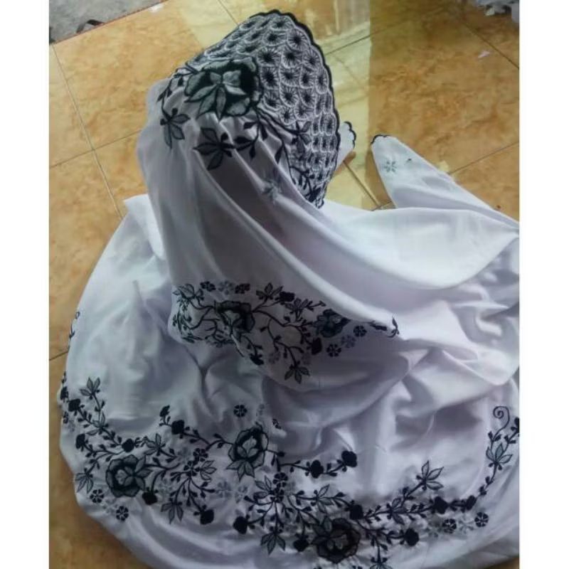 MUKENA TERUSAN POLINO SILK WARNA BORDIR KALEM