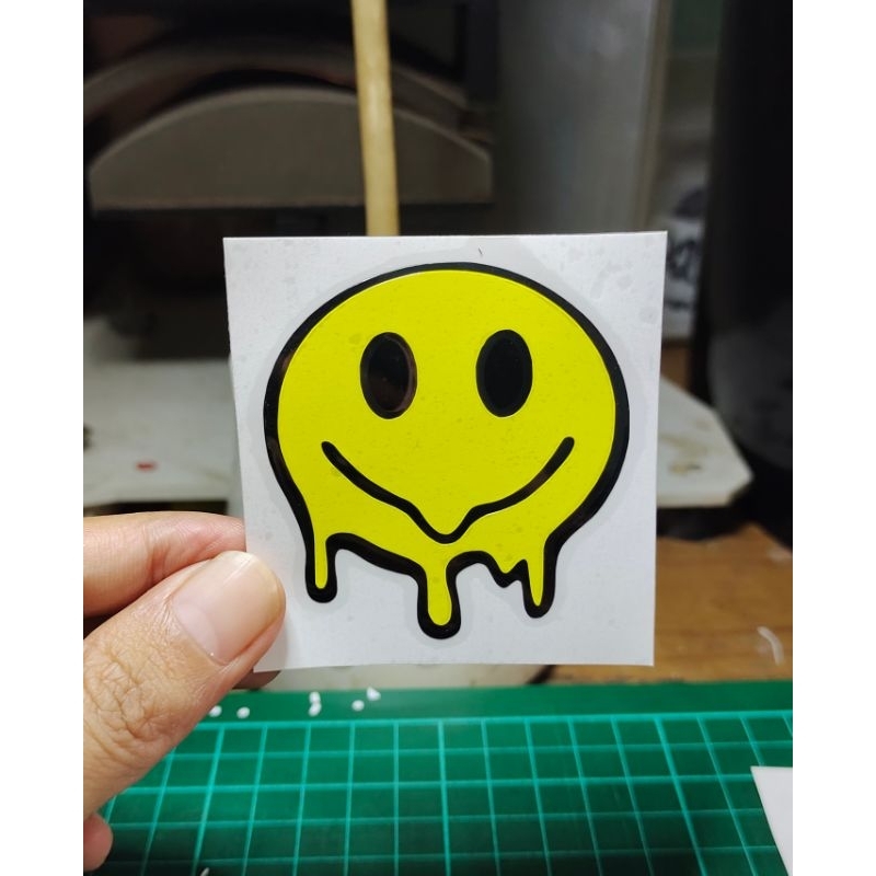 

stiker cutting emot senyum 3 sticker murah keren