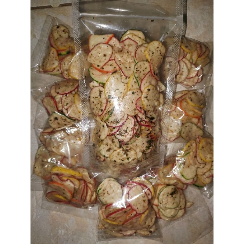 

Krupuk seblak kering harum daun jeruk pedas gurih