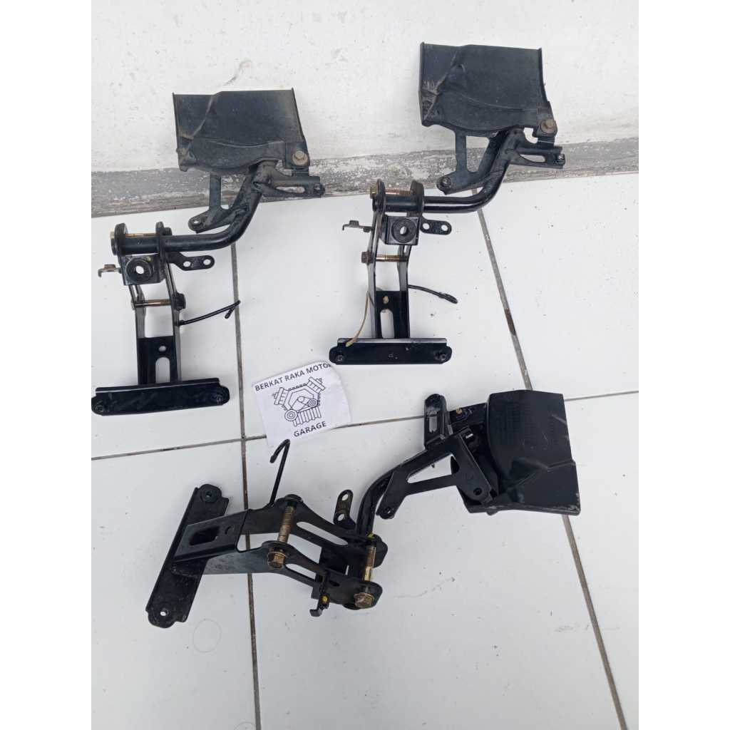 Breket dudukan tameng lampu depan DAN ECU Vario 125/150 LED OLD ORIGINAL HONDA 2015 2016 2017 2018 A