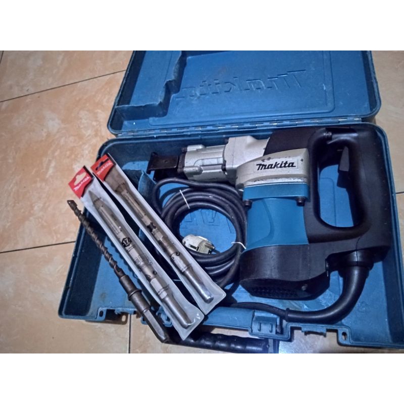 Rotary hammer drill makita HR3530