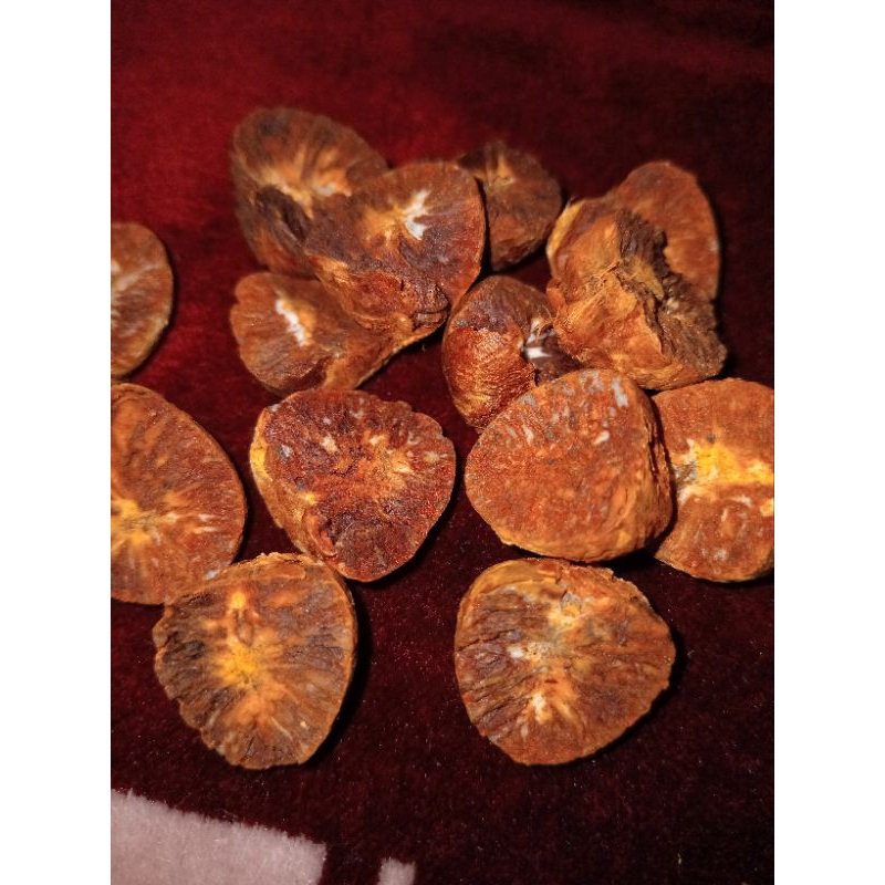 

pinang tua kering, kualitas sedang ,250 gram