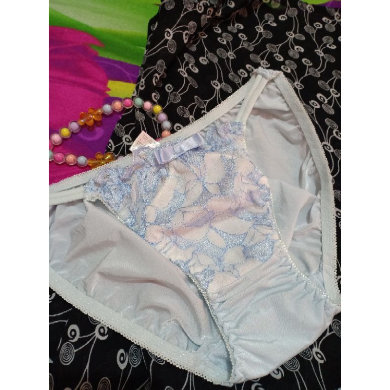 Celana Dalam Aroma Khas Wanita