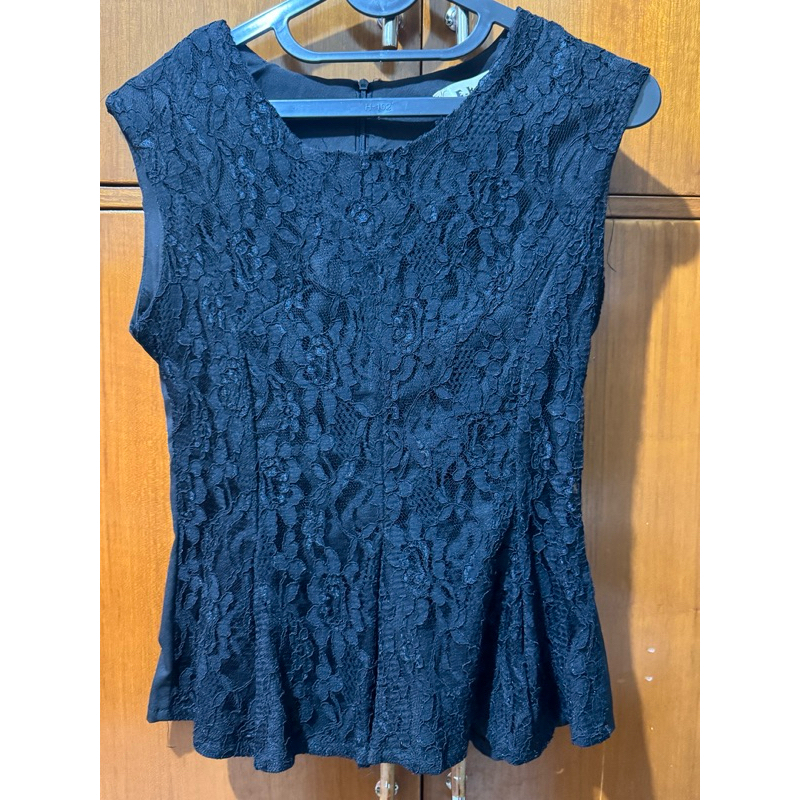 atasan brokat hitam Preloved