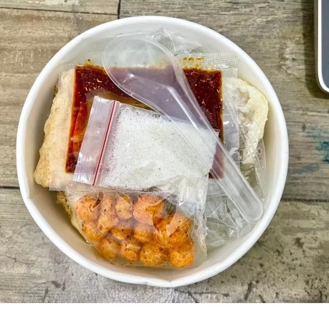 

Bilisticfood CUANKIKU INSTAN CHILI OIL /Cuanki kuah pedas / Cuanki Enak gurih