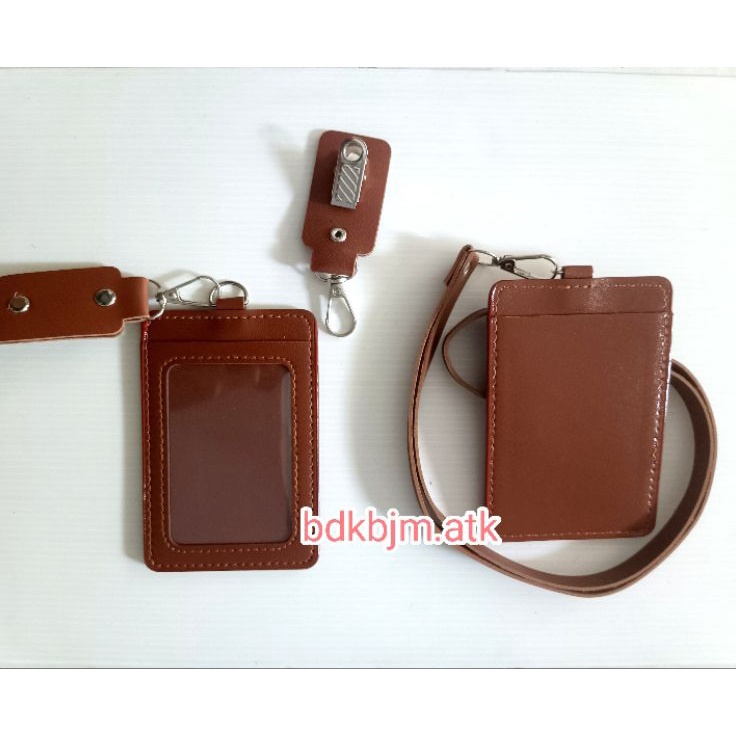 

Ready Murah Tempat Id Card Holder PU Frame Kulit 2 Kartu bisa custom namalogo Casing PU Leather Card Holder Name Tag Kulit Potrait 2 Slot Makassar