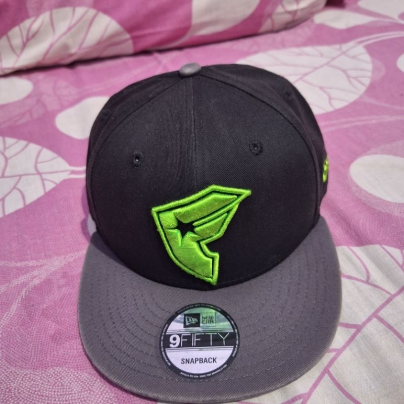 topi famous new era