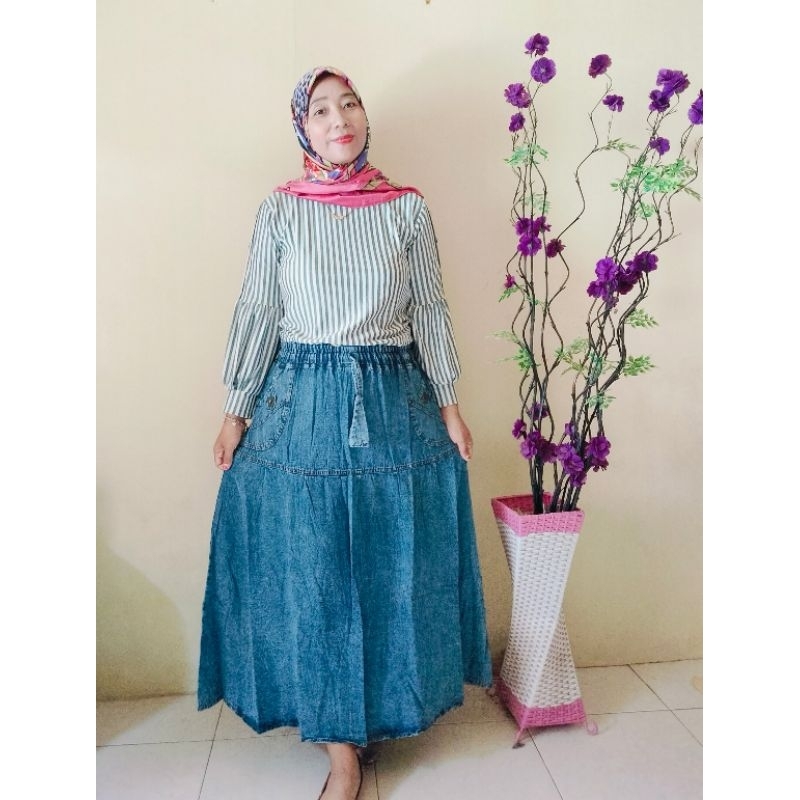 Nisa Rok jeans dewasa wanita panjang