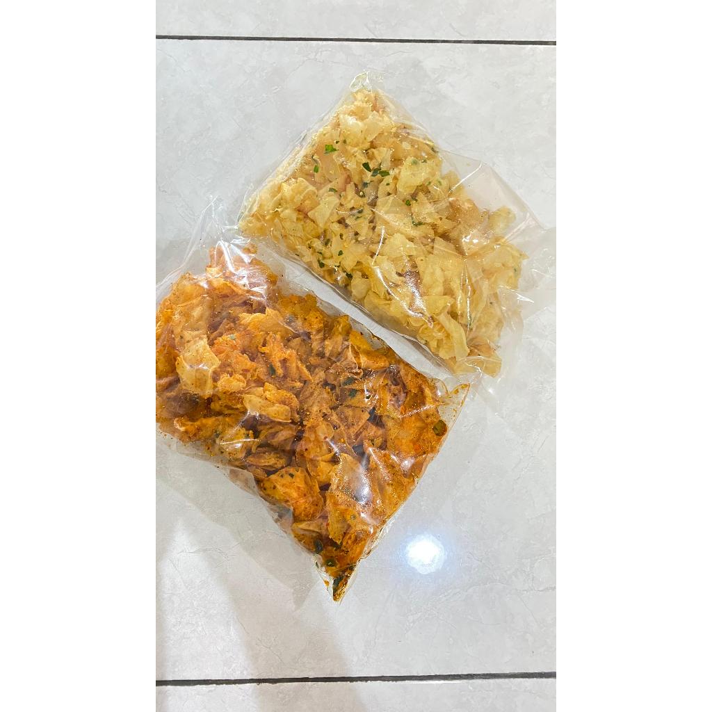 

Keripik Pedas Asin Daun Jeruk Renyah 2 Rasa Homemade 250 gr