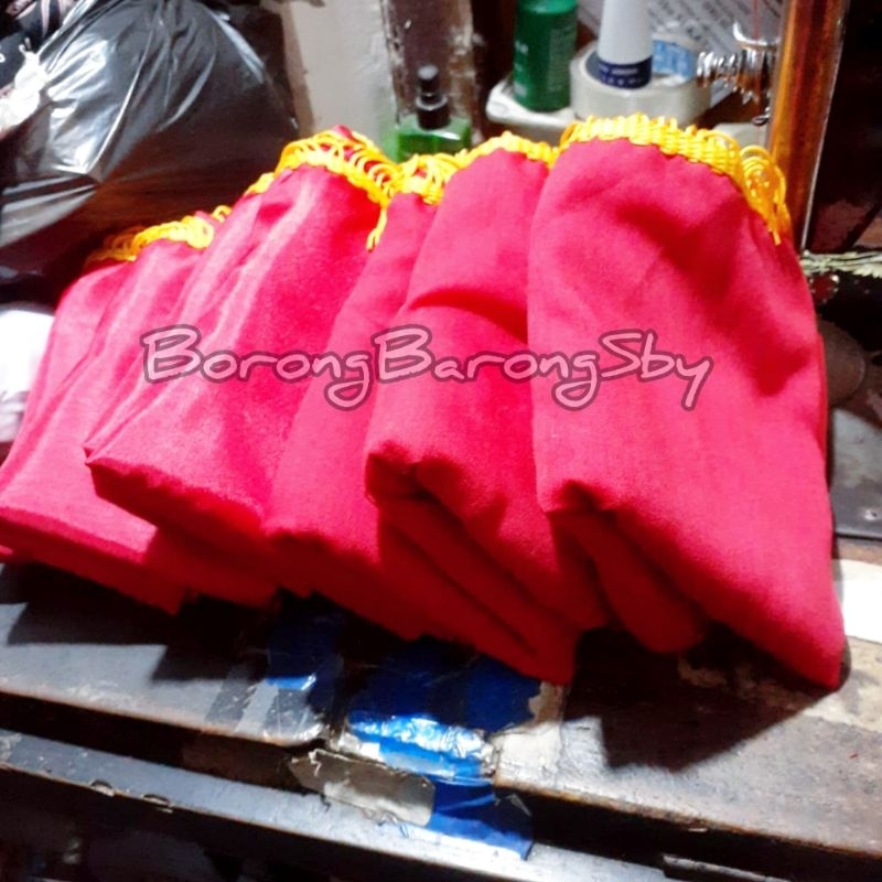 SAMPUR GANDRUNG SELENDANG MERAH TARI REMO