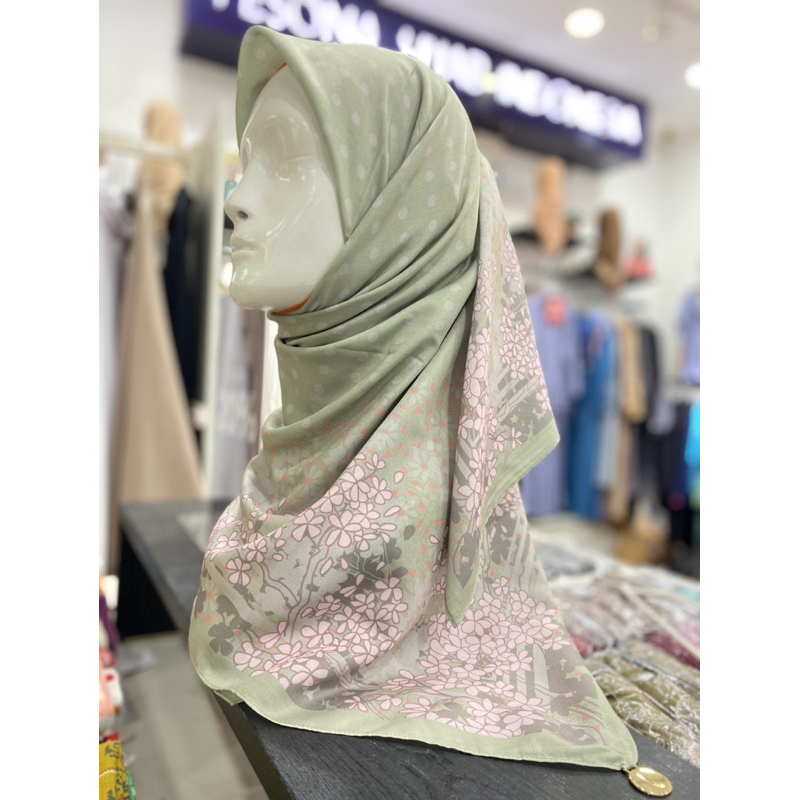 ELZATTA Kaila Bunga Sakura Scarf Motif - Fashion Wanita Muslimah - Hijab Jilbab Scarf Kerudung Segi 