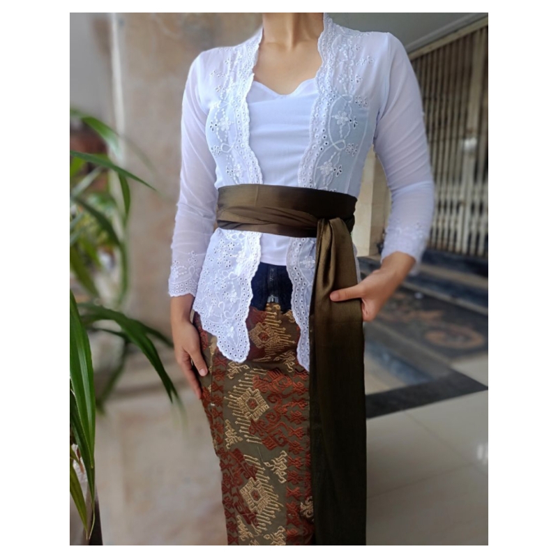 KEBAYA BORDIR PUTIH BALI
