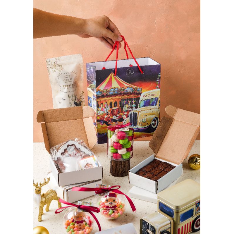 

Christmas paperbag hampers