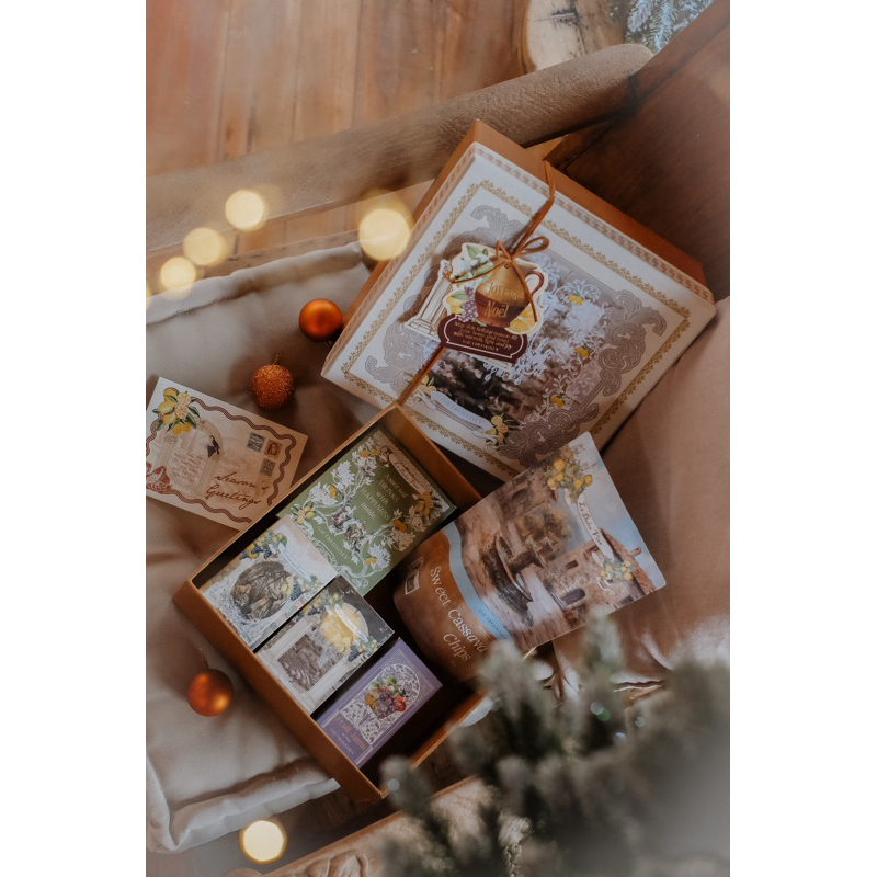 

FIRENZE - (READY STOCK) Christmas hampers GIFTBYDAISEY LITTLE DAISEY / hampers natal 2024 / parcel natal / cookies kue kering / xmas gift / parcel tahun baru. / new year