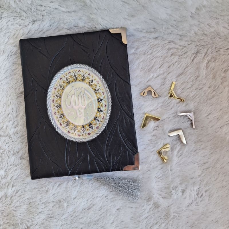 

SIKU UNTUK COVER BUKU YASIN, SIKU SUDUT YASIN, AKSESORIS BUKU YASIN