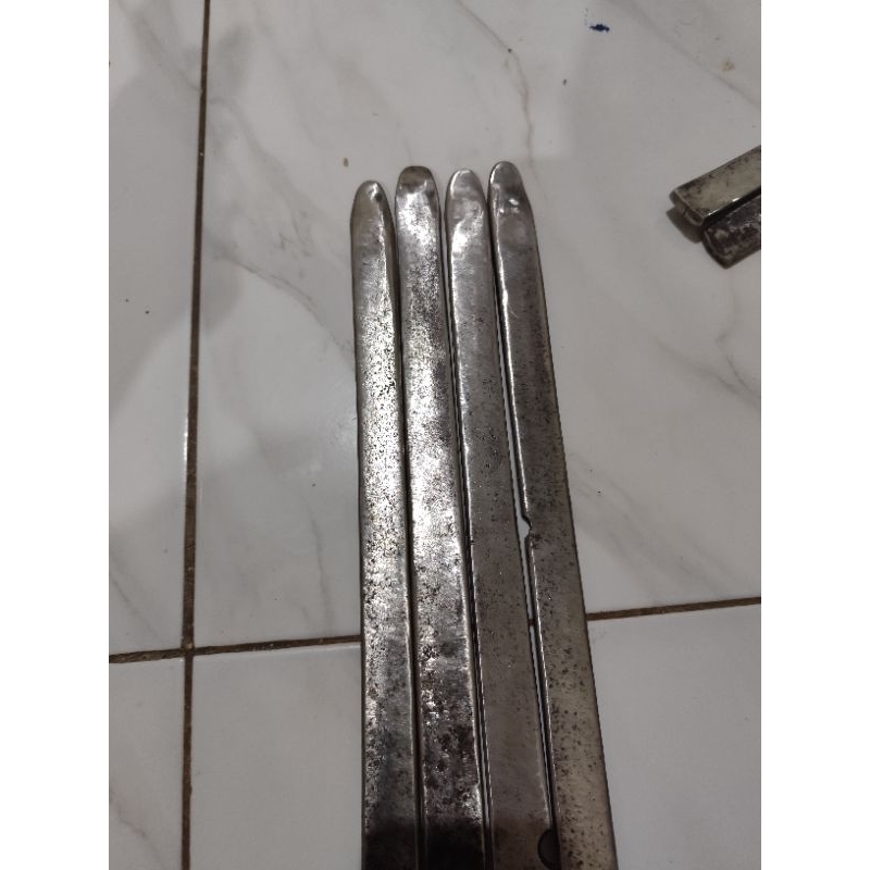 alat jugil ban motor/bahan per baja