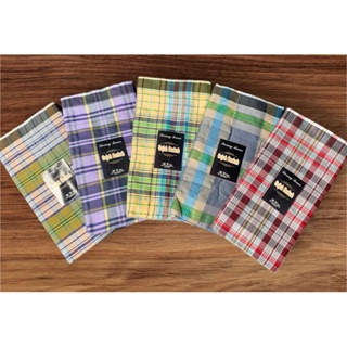 sarung tenun pria dewasa motif kotak kotak atlasan