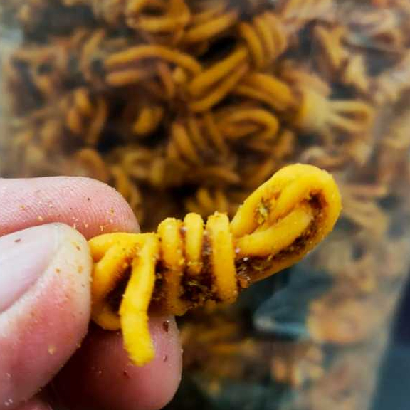 

bGF MIE GULUNG KRIUK RENYAH gr / MIE GULUNG CETAR DAUN JERUK / Mie Gulung Pedas Gurih
