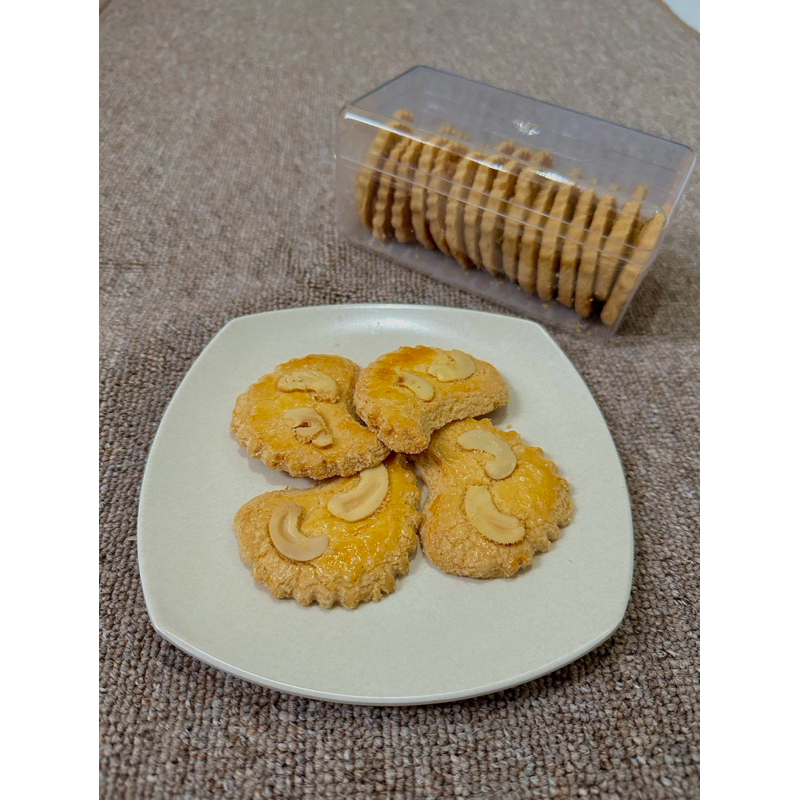 kue kering almond