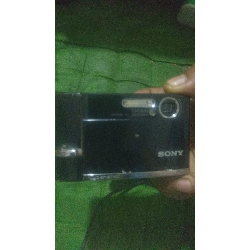 2 Unit Camera Vintage,,        Sony Cybershot DSC-T900     dan      Canon Powershot A3300 is
