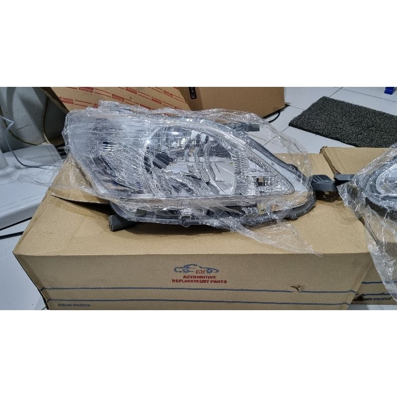 Headlamp lampu depan Innova 2012 - 2015