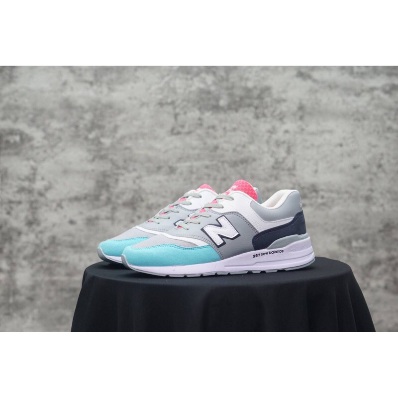 SEPATU CASUAL WANITA NB997 "ABU TOSCA"