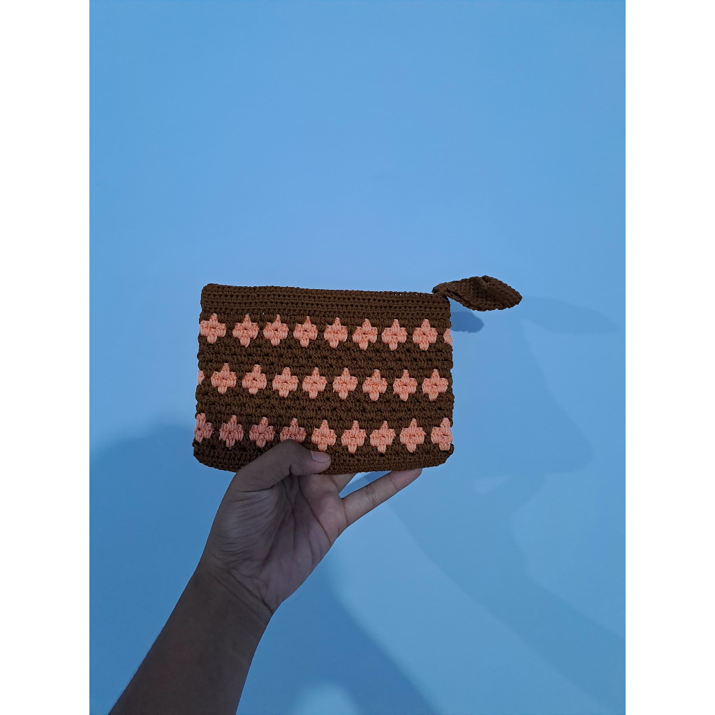 Dompet Sedang/Pouch tablet 7 inch/Tas kecil Rajut