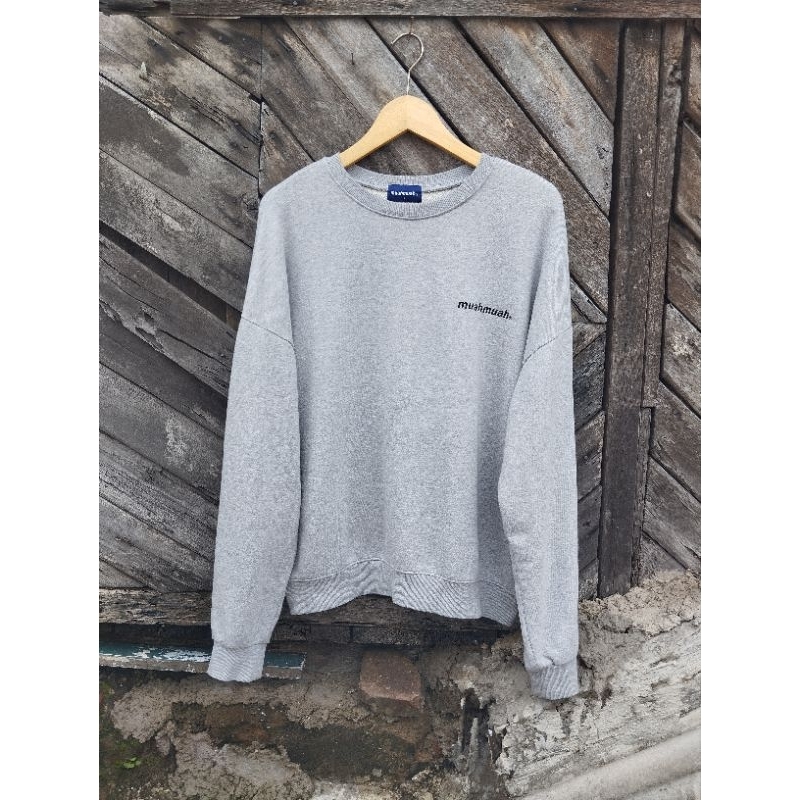 CREWNECK SWEATER MUAHMUAH GREY