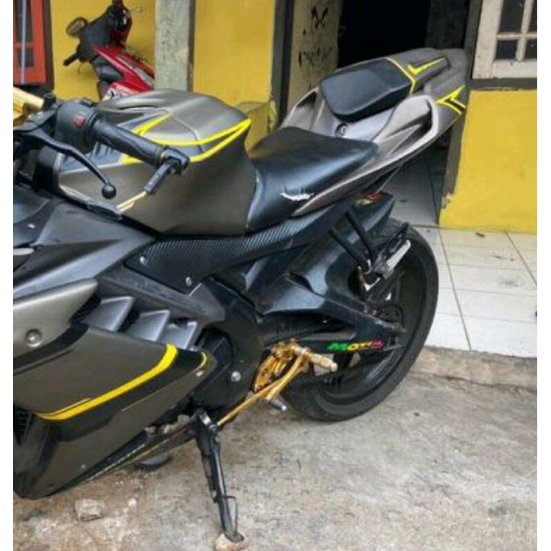 Bodi belakang r15 v2 custom model r1 sdh termasuk jok dan single seat