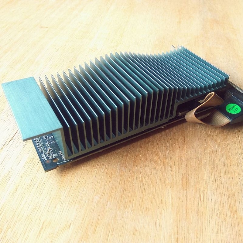 VGA NVIDIA GT 210 DDR3 1 GB