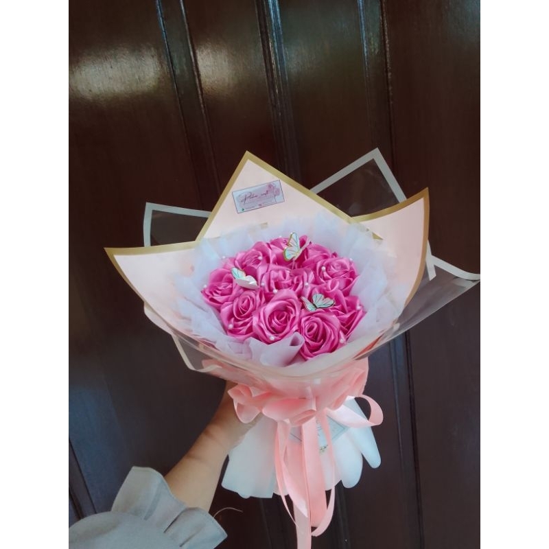HANDBOUQUET MAWAR SATIN (mixkupu²)/buket wisuda/buket ultah/buket wedding