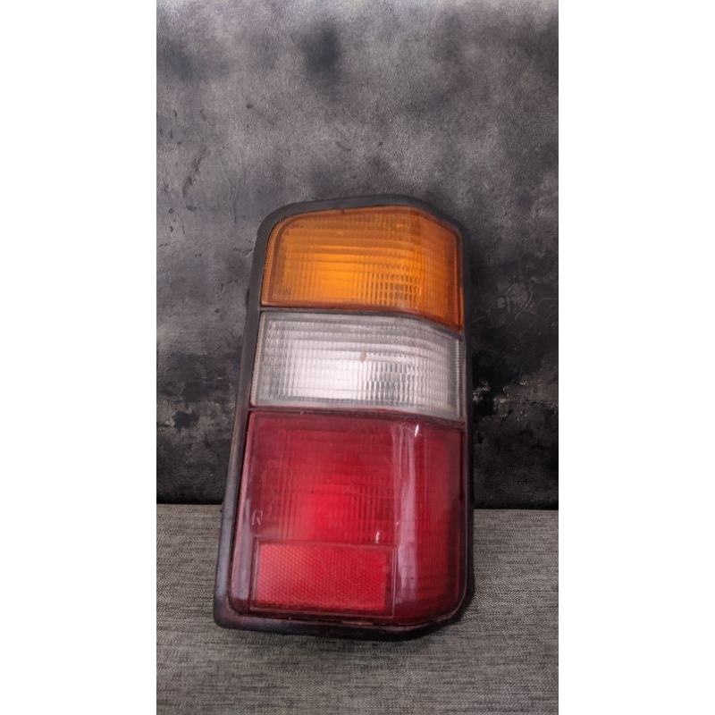 Lampu Stop Lamp Belakang Rem Mitsubishi COLT L300 New Armada 1987 - 1994 Station Wagon Minibus Karos
