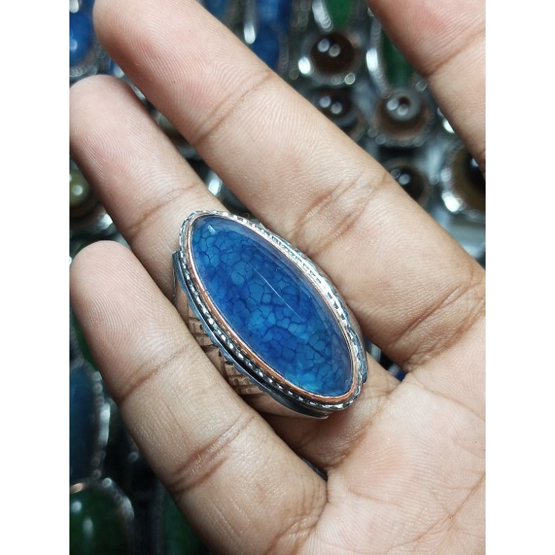 Batu pandan sisik naga biru langit