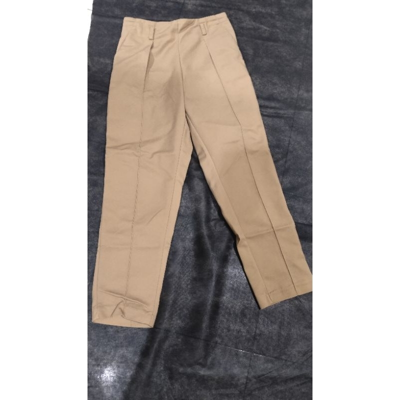 PRELOVED Celana bahan UpGrade 7/8 warna coklat muda Size S