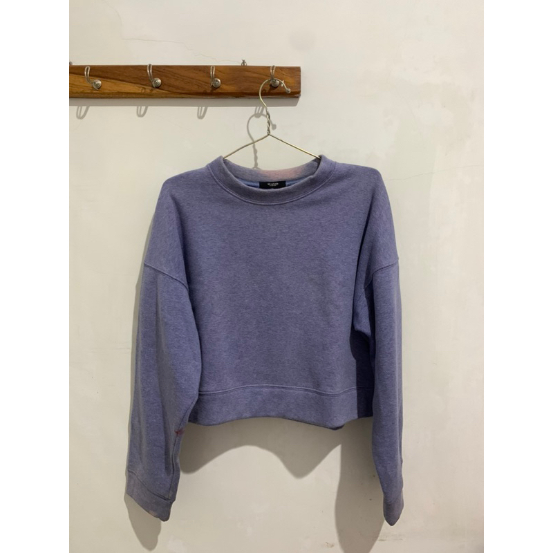 Preloved Zano Basic Sweater Crop