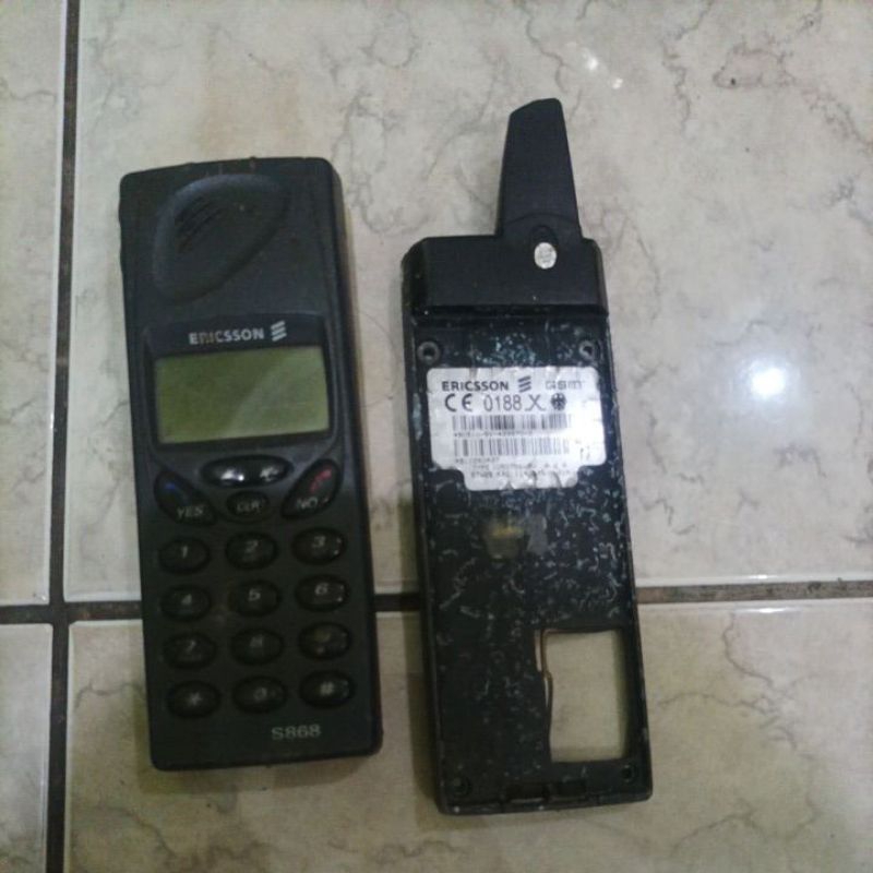 hp jadul ericsson S868 dan antena satelit GSM