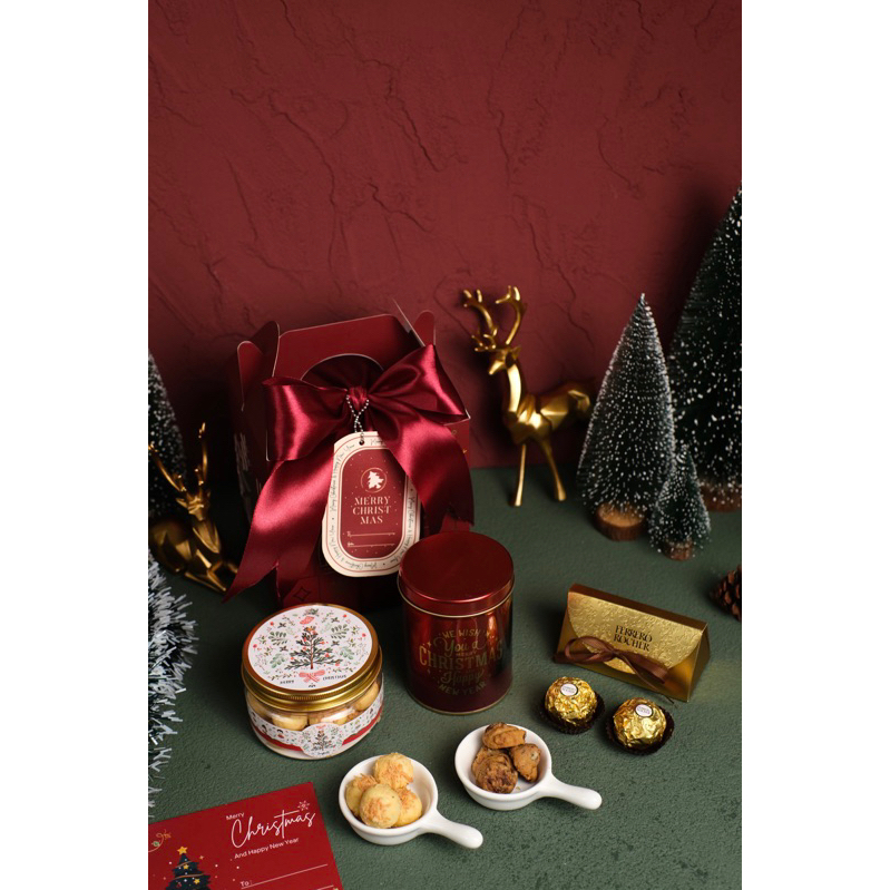 

HOLLY-JOLLY/ Hampers Hadiah Natal Semarang/ Hampers Hadiah Christmas Semarang