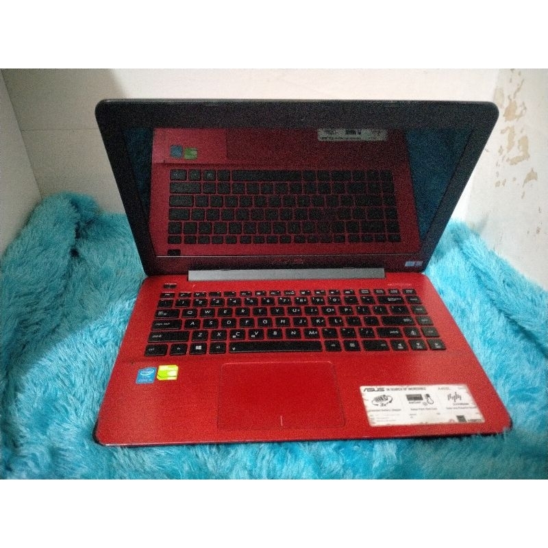 Laptop Asus x455LF core i5-5200/ram8gb/ssd256gb/VGA Intel Grapich 5500+Nvidia GeForce 930mx siap pak