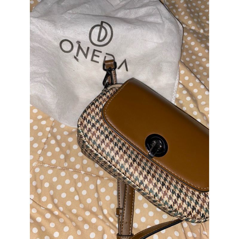 oneda sling bag