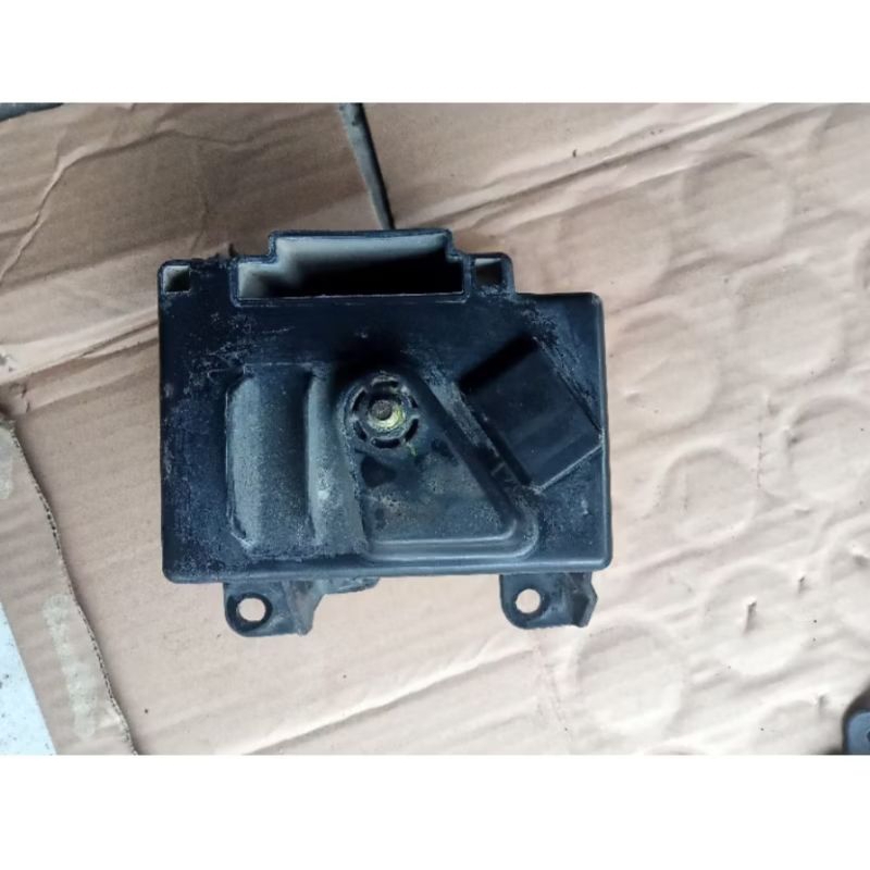 bok/box tempat aki ecu Honda Supra x 125 helm in original copotan