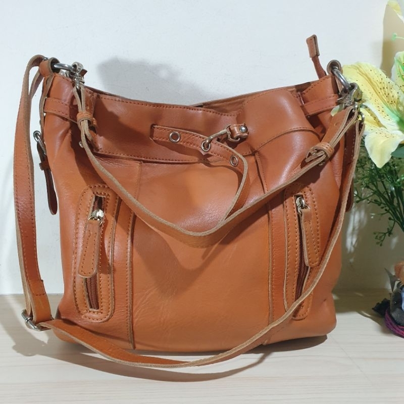 Tas shoulder sling bag kulit Asli Yajna Preloved