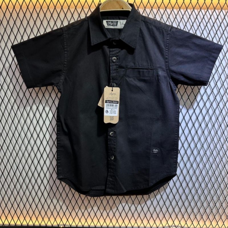 Kemeja agera lengan pendek