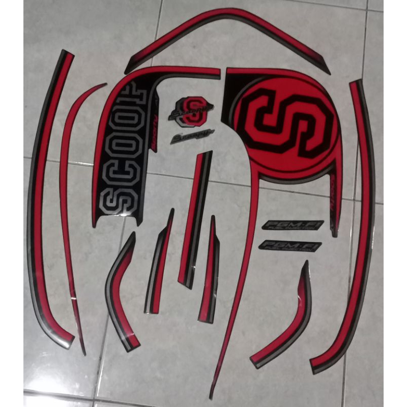 sticker striping motor Scoopy 2014 merah hitam