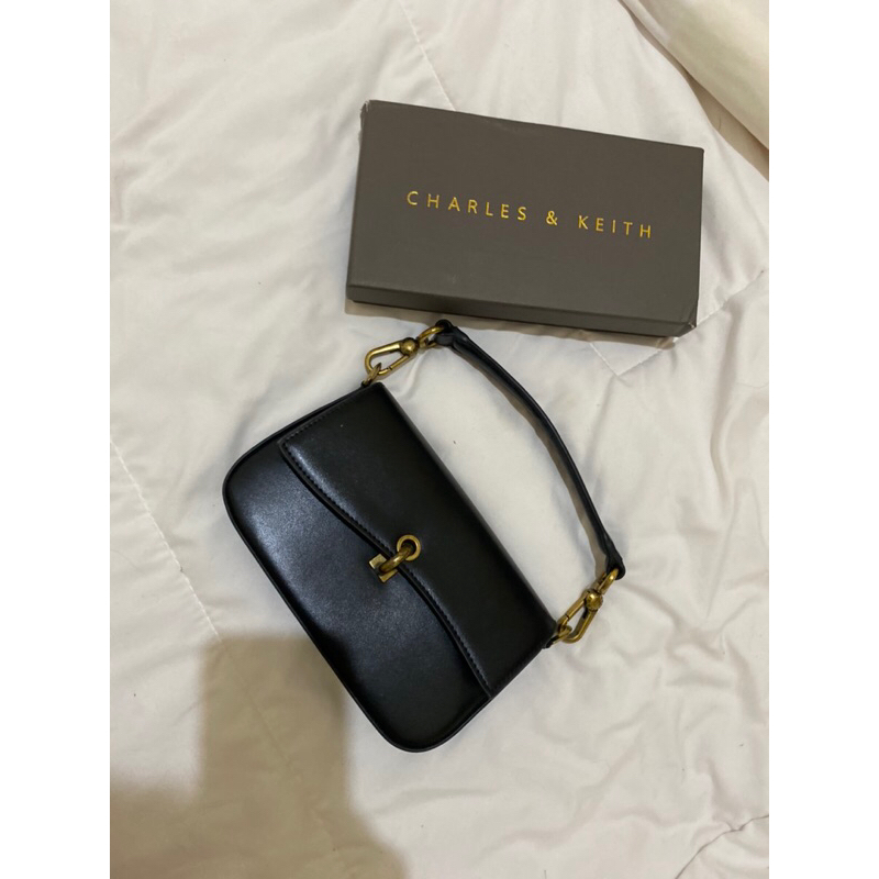 tas kecil hitam charles n keith ori