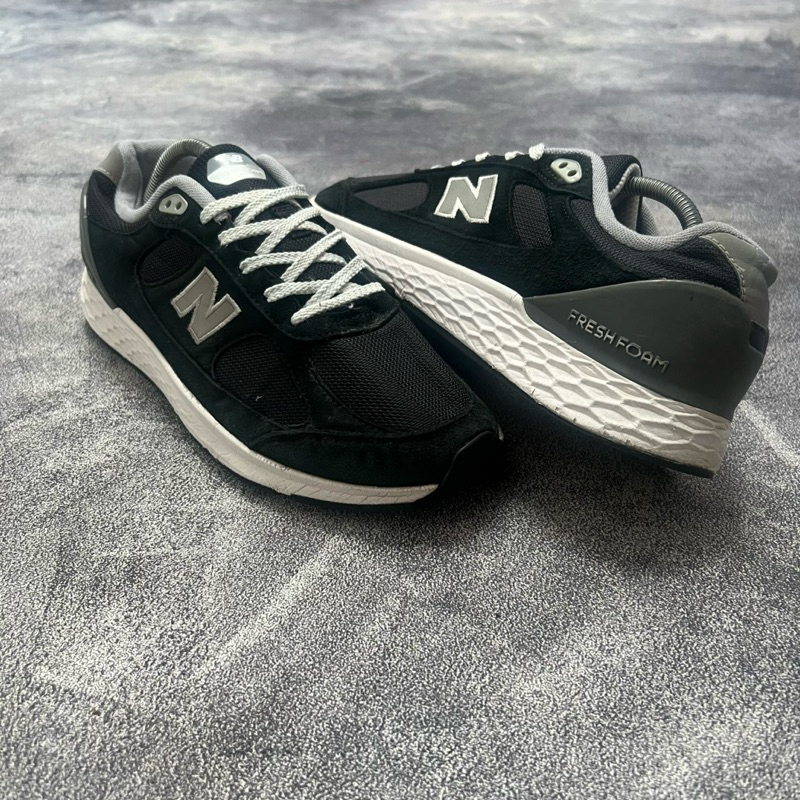 sepatu NB 1880 size 44 / 28 cm