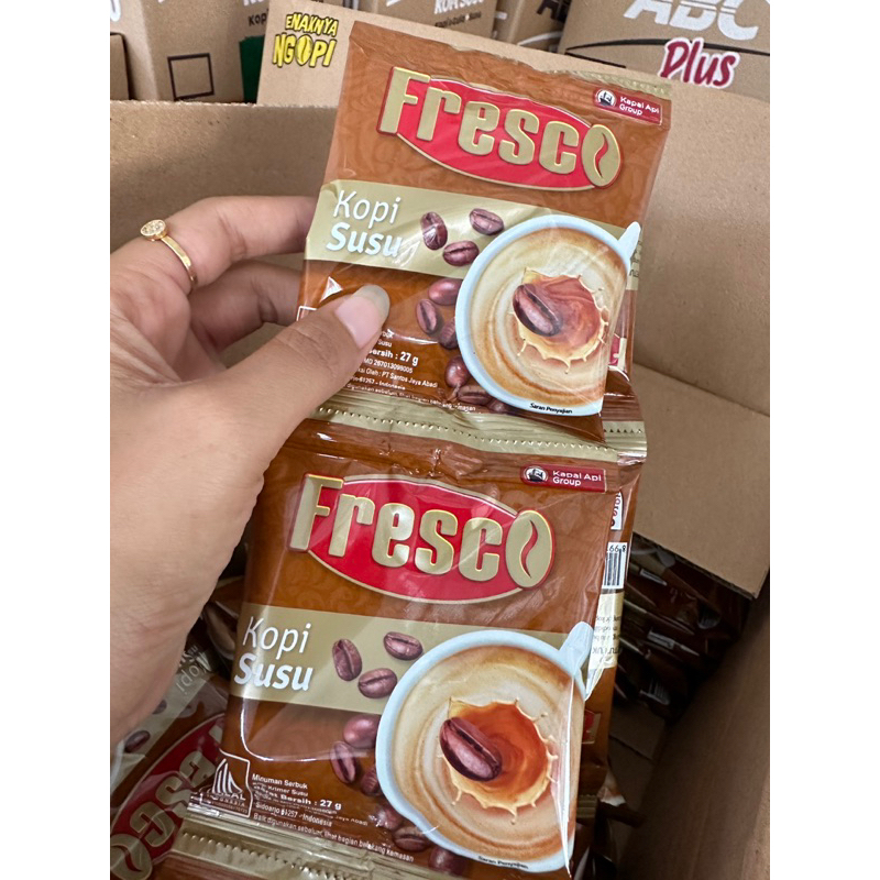 

Fresco Kopi Susu 1 renteng isi 12 sachet by Kapal Api Group ( 27gr x 12 )