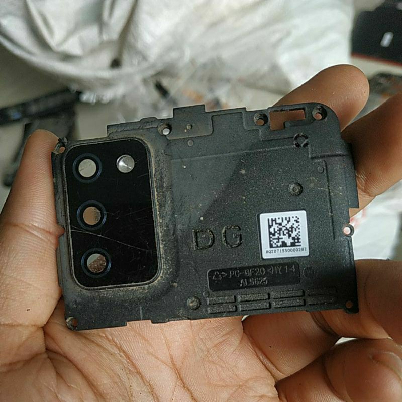 tutup mesin kaca kamera bekas Samsung A03s mbaret seperti di gambar